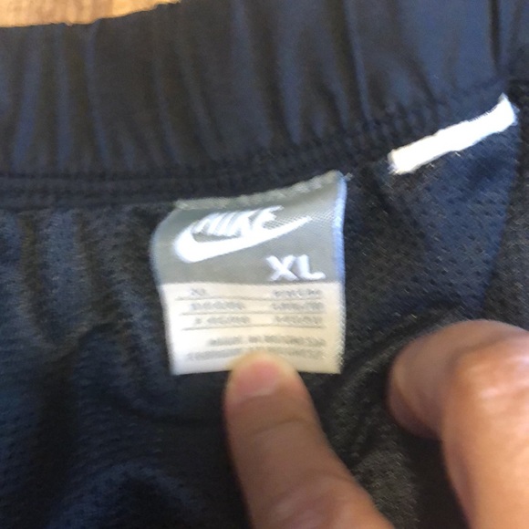 Nike tracking pants with two zippers pockets - Picture 4 of 12